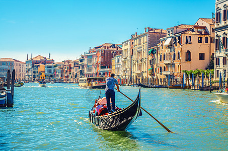 威尼斯市风景与大运河水道旅游船夫建筑蓝色历史性场景缆车景观建筑学城市图片