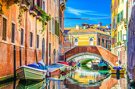 威尼斯市风景 水渠狭窄城市蓝色建筑学场景缆车中心旅行运输文化房子图片