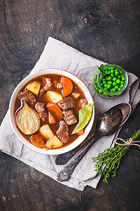 牛肉炖肉猪肉餐厅勺子香料沙锅盘子羊肉胡椒火锅肉汁图片