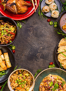 中国食物空白本背景春卷沙拉桌子豆子派对零食蔬菜盘子炒锅筷子图片