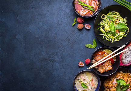 泰国食物背景菜单情调蔬菜蓝色食谱面条油炸木瓜水果盘子图片