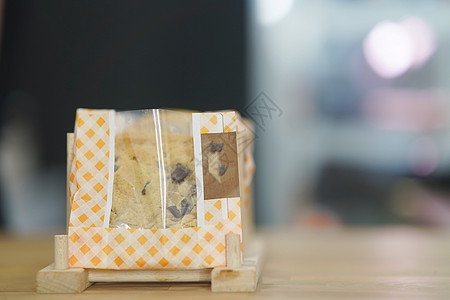 配巧克力的燕麦饼干 木制桌上的新饼干静物糖类芯片美食甜食摄影面包早餐蛋糕食物图片