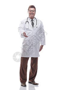 牛仔外套友善的心理治疗师看着你 孤立在白色上医院眼镜治疗微笑考试咨询临床男人治愈从业者背景