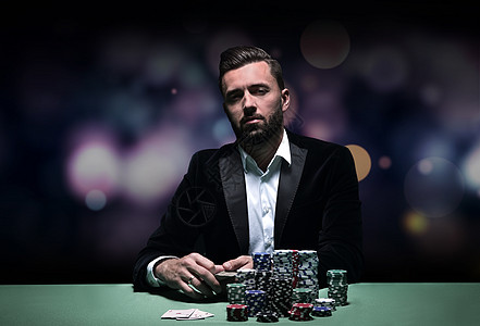 职业扑克玩家的肖像优胜者闲暇游戏俱乐部成人桌子财富男人娱乐套装图片