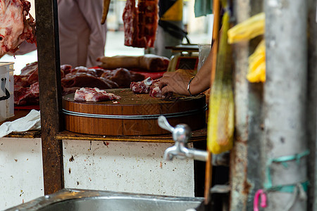 在台北市场肉商上挂着新鲜鲜肉文化店铺商业屠夫牛肉屠宰场营养商务生肉食物图片