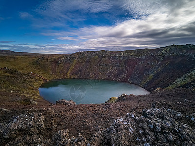 失业金Kerid 火山坑顶部视图 金圆环冰岛背景