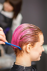 粉红色后发型治疗美容师理发发刷体积成人梳理梳子职业工作沙龙图片