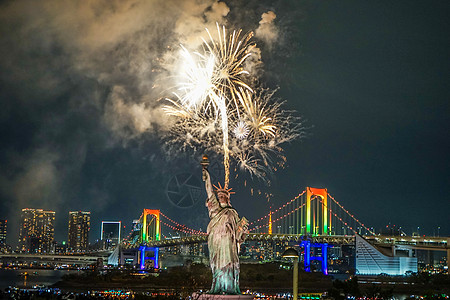 2019烟花东京夜景和烟花Odaiba彩虹烟火2019年活动人造诗港区夜空海洋焰火汇演摩天大楼背景