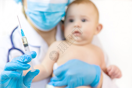 医院医生为婴儿接种疫苗 有选择地集中关注医师童年女孩新生诊所免疫注射器抗生素横幅喷出图片