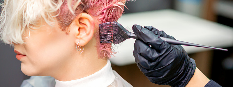 粉色头发染发发客厅刷子造型发型染色工作室发型师工具治疗客户图片