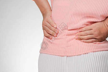 工作后背痛 腰痛 肌肉或慢性神经痛的妇女的后视图 特写 健康问题 肌肉骨骼系统疾病的概念腰部商业压力药品按摩成人身体背痛女性女士图片