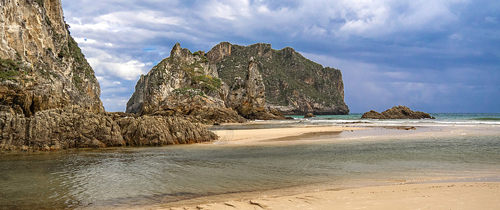 西班牙拉弗朗卡州拉弗朗卡海滩岩石旅游海浪海岸线石头环境海景生态旅游旅行场景图片