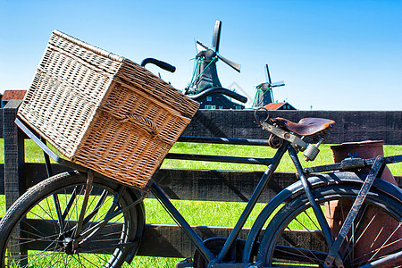 有风车和蓝天背景的自行车 荷兰阿姆斯特丹附近风景秀丽的乡村景观蓝色农村地标旅游环境村庄场地旅行活力农场图片