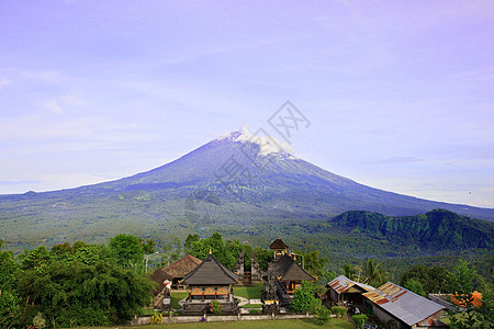 寺庙与印度尼西亚巴厘的阿贡山建筑地标传统旅行观光历史性旅游文化建筑学宗教图片