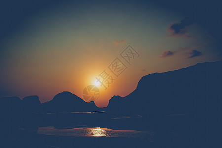 山岩的美丽风景 山上日出 山上太阳落山图片