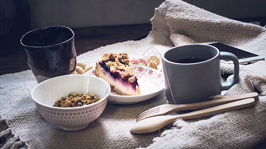 健康的早餐 一杯希腊酸奶 麦片和奇异果 健康的早餐和减肥食品 减肥餐图片