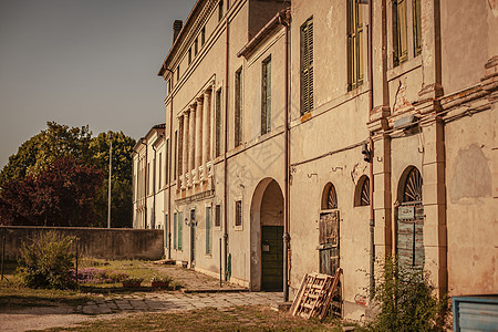 意大利古老历史别墅窗户艺术大理石建筑学雕像房子文化柱子旅游废墟图片