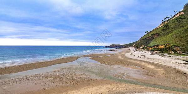 西班牙纳韦斯圣安托林海滩海景旅行生态海岸线悬崖生态旅游场景旅游岩石观察图片