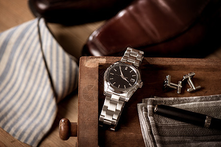 男性奢奢享受男人的手表手镯时间奢华不锈钢拨号玻璃手腕品牌配饰金属图片