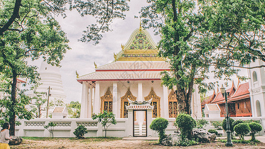 泰国Nunthhaburi的古老寺庙建筑图片