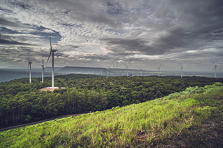 山上风力农场的景观景色 电力发电厂从自然能源无限源供应电能 笑声天空生态公园涡轮机技术绿色发电机日出环境活力图片