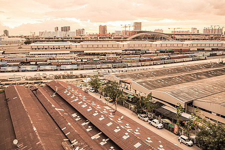 日落时曼谷市的城市景观新曼谷站 Bangsue 火车站 风景泰国速度铁路基础设施过境路线物流火车建筑学平台旅行图片