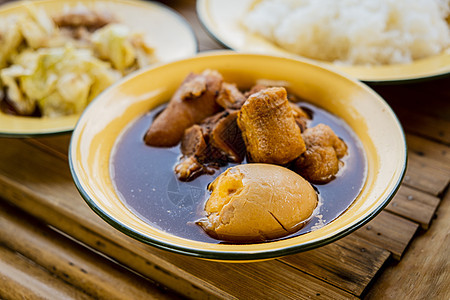 泰国最好的菜菜 凯派低煮鸡蛋和猪肉加甜褐汤图片