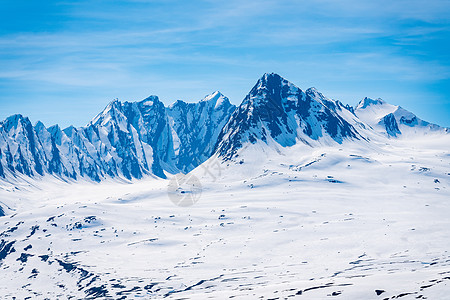 汤普森过道的山峰 在树上升起地平线通道旅行高山荒野风景森林树木目的地冒险图片