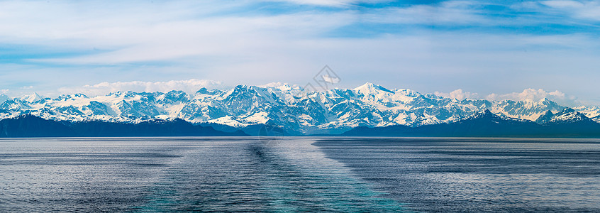 离开威廉王子和巴尔德斯的游船守夜峡湾海洋全景海岸荒野旅行海岸线唤醒旅游进口图片