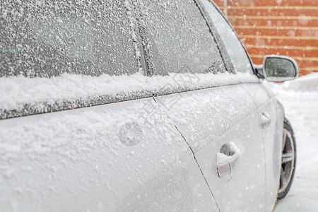 冷冻后视镜 雪车 冬季 雪 雪天气镜子玻璃暴风雪雪堆城市风暴气候车门安全图片