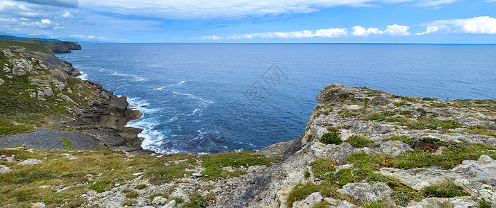 西班牙坎塔布里亚Oyambre自然公园海岸线视图旅游旅行海岸场景海景保护悬崖野生动物风景环境图片