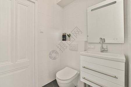 厕所和下水道的厕所龙头毛巾住宅陶瓷卫生家庭卫生间脸盆镜子制品图片