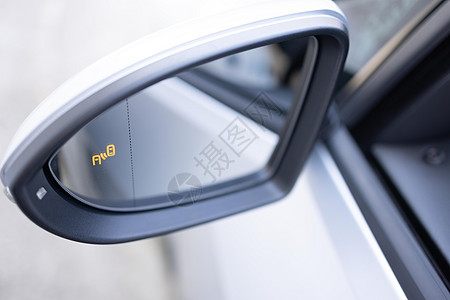 现代电动汽车侧视镜上的盲区监测传感器 汽车的系统盲区 侧面保持辅助系统开关按钮细节图片