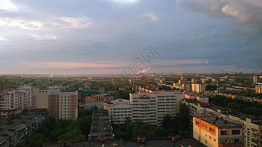 俄罗斯建筑日光照耀下的工业大城市的全景A地标房子景观日落城市市中心摩天大楼街道旅游阳光背景