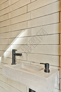 现代浴室的淋浴箱装饰装饰品窗帘管道龙头卫生盒子公寓家庭风格图片