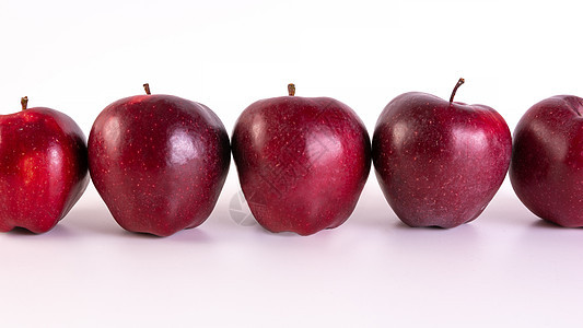 白色背景上的红苹果大红苹果甜点小路植物果汁节食女王红色饮食水果农业图片