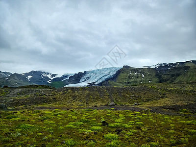 冰岛Jokulsarlon冰川上的蓝色冰层的近距离观察环境冰山天空戏剧性峡湾探索气候假期风暴旅行图片