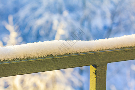 雪雪的冬季雪雪和冰面风景 与雪德国并列背景图片