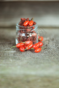 新鲜和干果莓混合植物宏观水果草药采摘营养疗法浆果食物自然图片