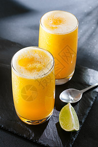 橙色饮料 由橘子制成 季节性夏季鸡尾酒新鲜水果冰淇淋(新鮮果汁)图片