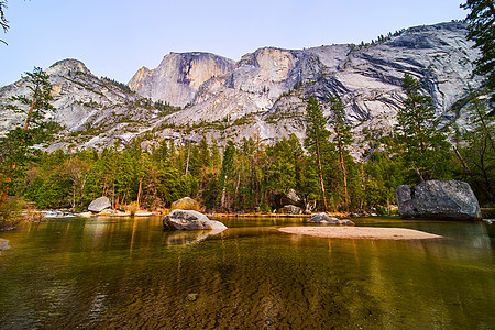Yosemite 令人惊艳的Yosemite半圆顶 从前门在镜子湖图片