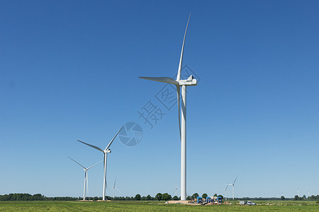 新建造风发电机图片