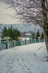 冬季下雪时的埃斯基泽希尔波尔苏克河房屋风景景观旅行新年街道场景反射建筑游客图片