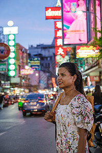 中国城曼谷泰国 中国城曼谷的混居街道商业文化城市市中心建筑学旅游女士游客景观人群图片