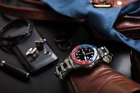 正规奢侈品男子手表和蓝红贝泽品牌蓝色奢华时间拨号不锈钢领带皮革合金配饰图片