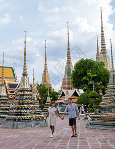 泰国曼谷的Watho Pho寺 曼谷的仰靠布吉达庙景观历史艺术蓝色建筑天际游客佛教徒大理石文化图片