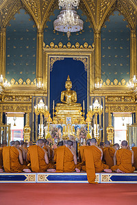 泰国曼谷的Watho Pho寺 曼谷的仰靠布丁寺 佛门一对寺庙冥想地标旅行历史性天空历史金子奢华宗教天际图片