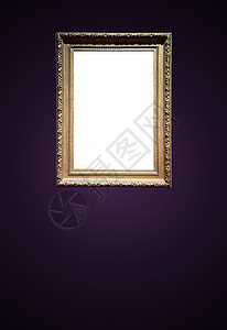 拍卖行或博物馆展览皇家紫色墙上的古董艺术展画廊框架 空白模板 空白复制空间 用于模型设计 艺术品店铺市场木头节日小样销售打印金子背景图片