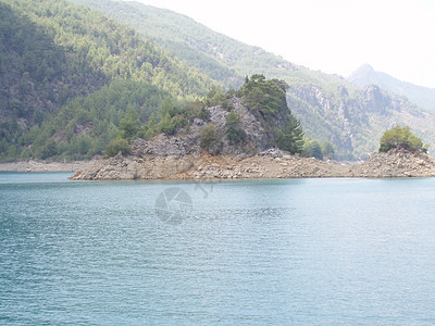 山湖和山丘的全景观全景岩石远足公园天空顶峰运动假期蓝色风景图片