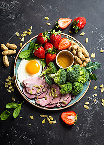Keto饮食概念食物减肥桌子种子菜单火腿花生油炸蔬菜化合物图片